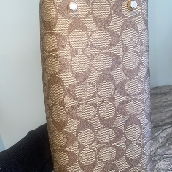 Coach Bag - Picture 3 of 7